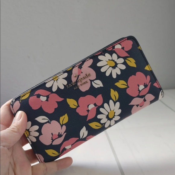 ♠️Kate Spade Darcy Road Trip Floral Large Slim Bifold Wallet Blue Multi NWT ❤️
